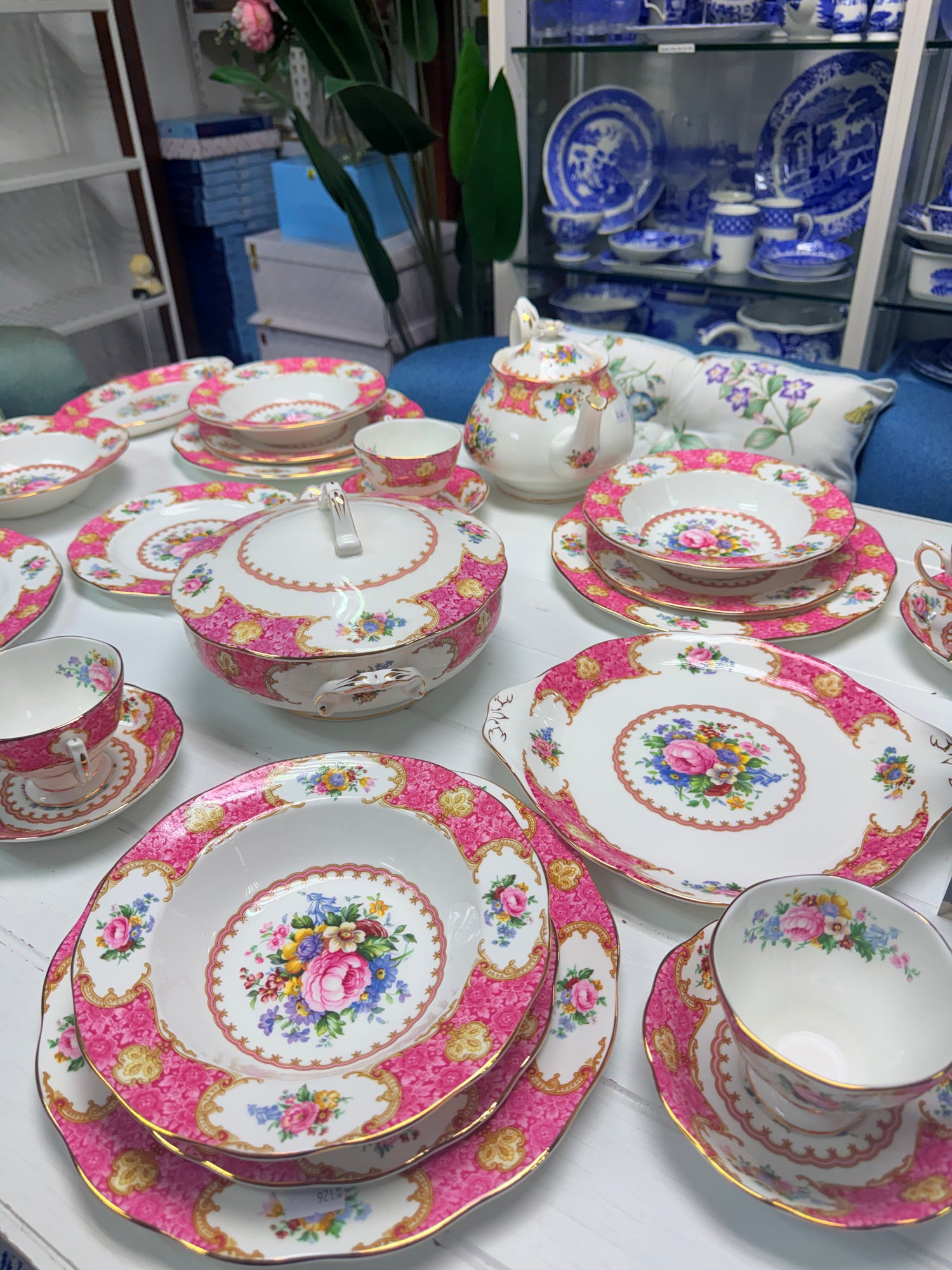 ROYAL ALBERT